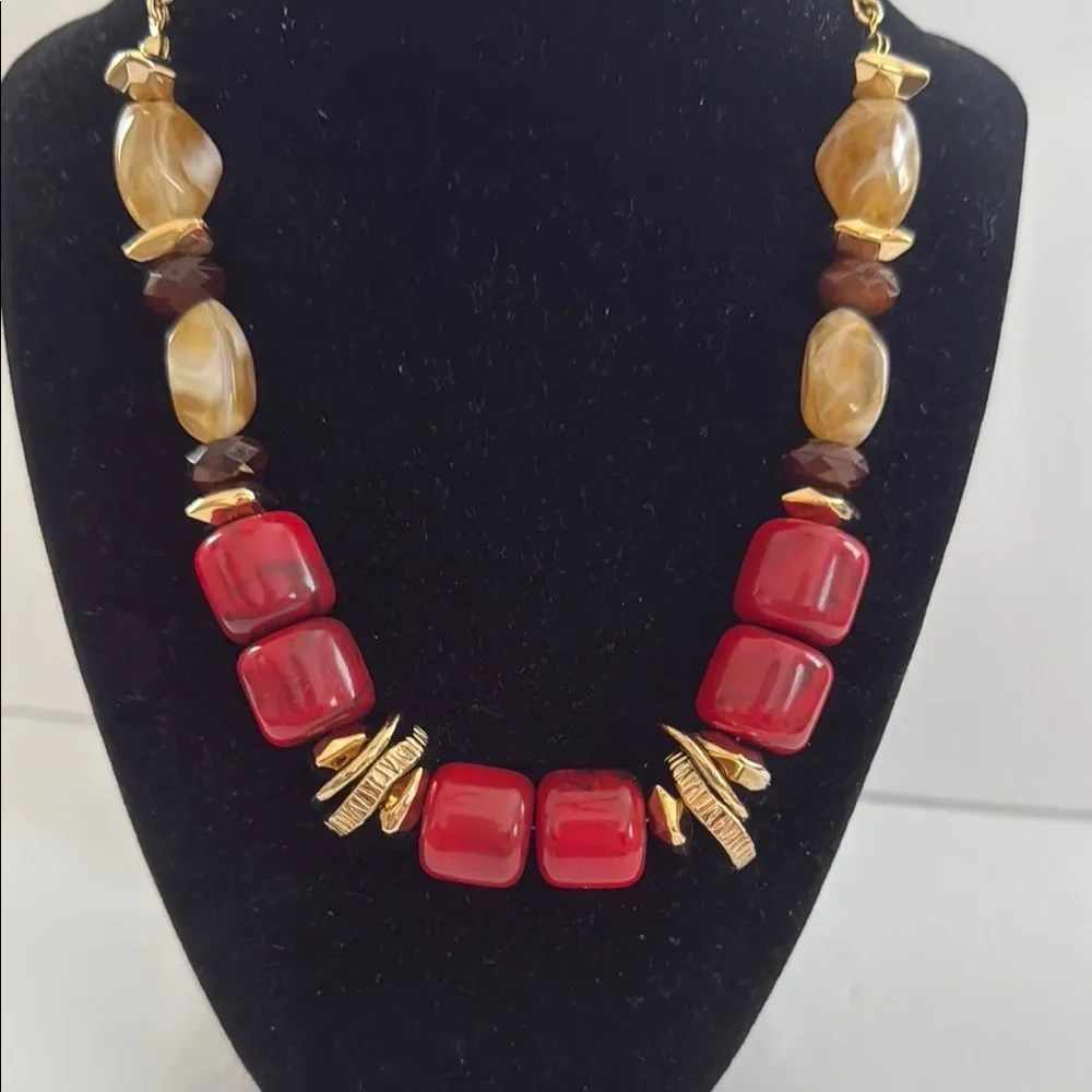NWT Chico’s Elegant Red and Gold Beaded Necklace - Picture 2 of 10